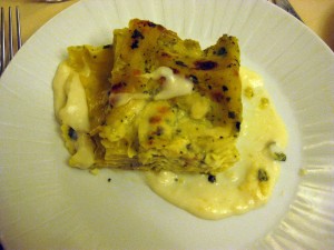 Delicious lasagna (cheese, clams, pesto)!